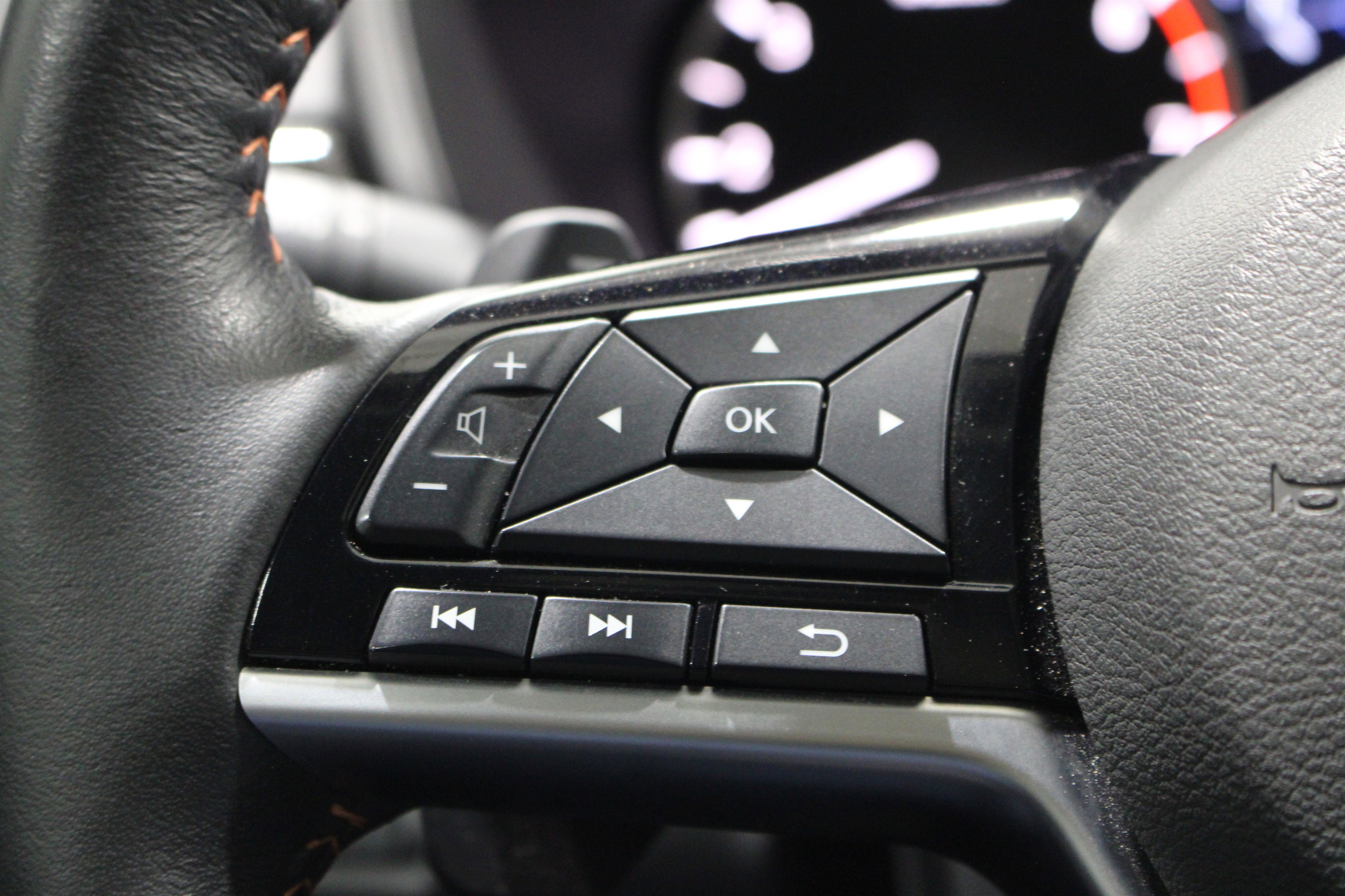 Used 2023 Nissan Altima 2.0 SR image 10