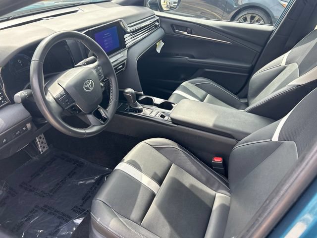 Used 2025 Toyota Camry SE w/ Convenience Package FWD image 23