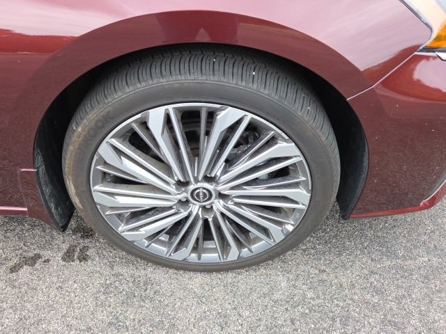 Used 2025 Nissan Altima 2.5 SL FWD image 35