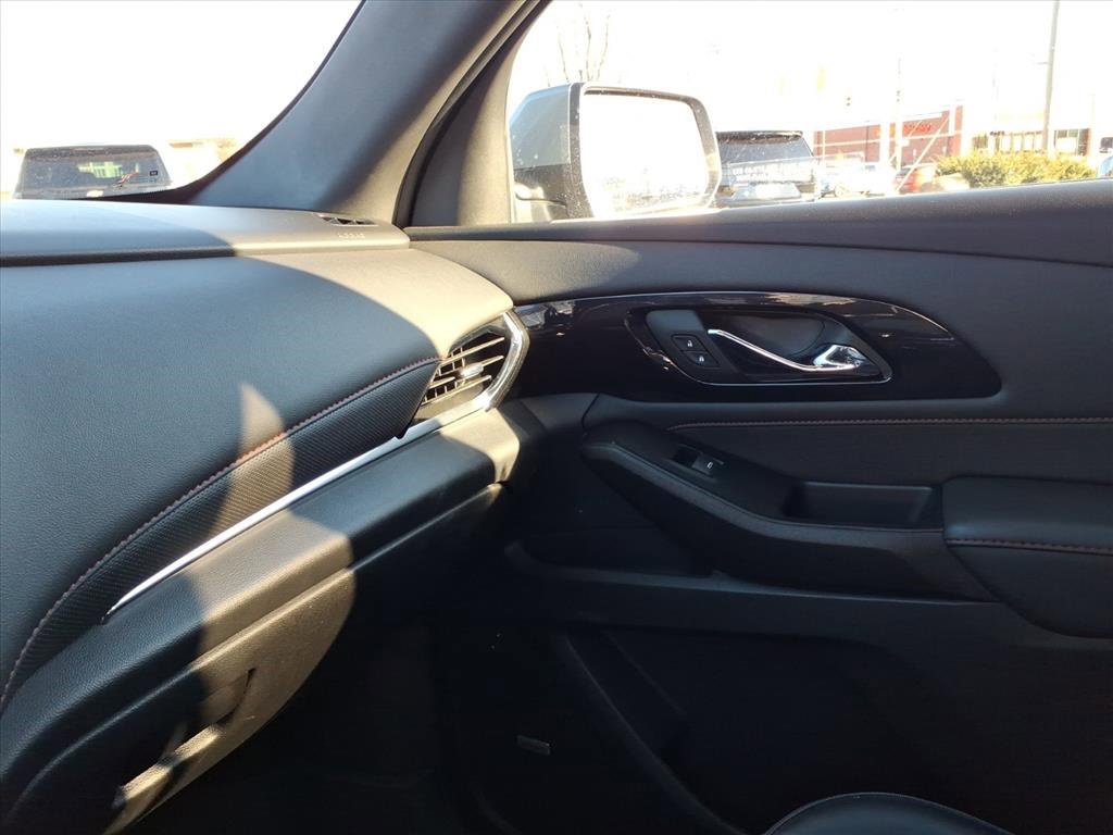 Used 2023 Chevrolet Traverse RS image 26