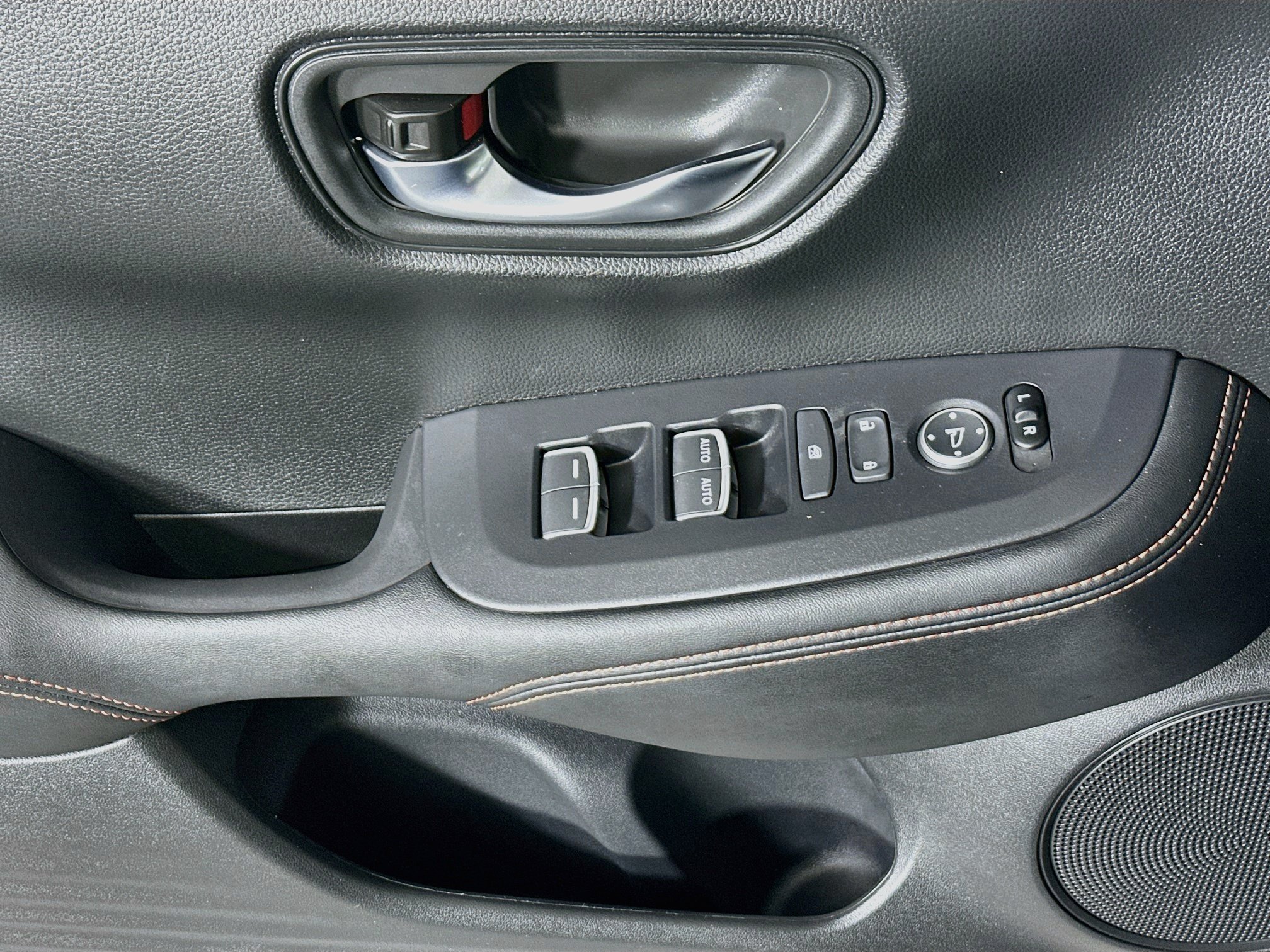 Used 2025 Honda HR-V Sport image 14