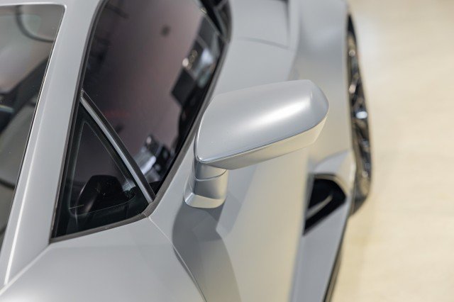 Used 2022 Lamborghini Huracan EVO RWD image 12