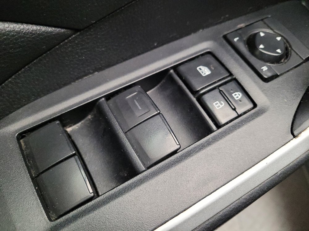 Used 2021 Toyota RAV4 LE FWD image 27
