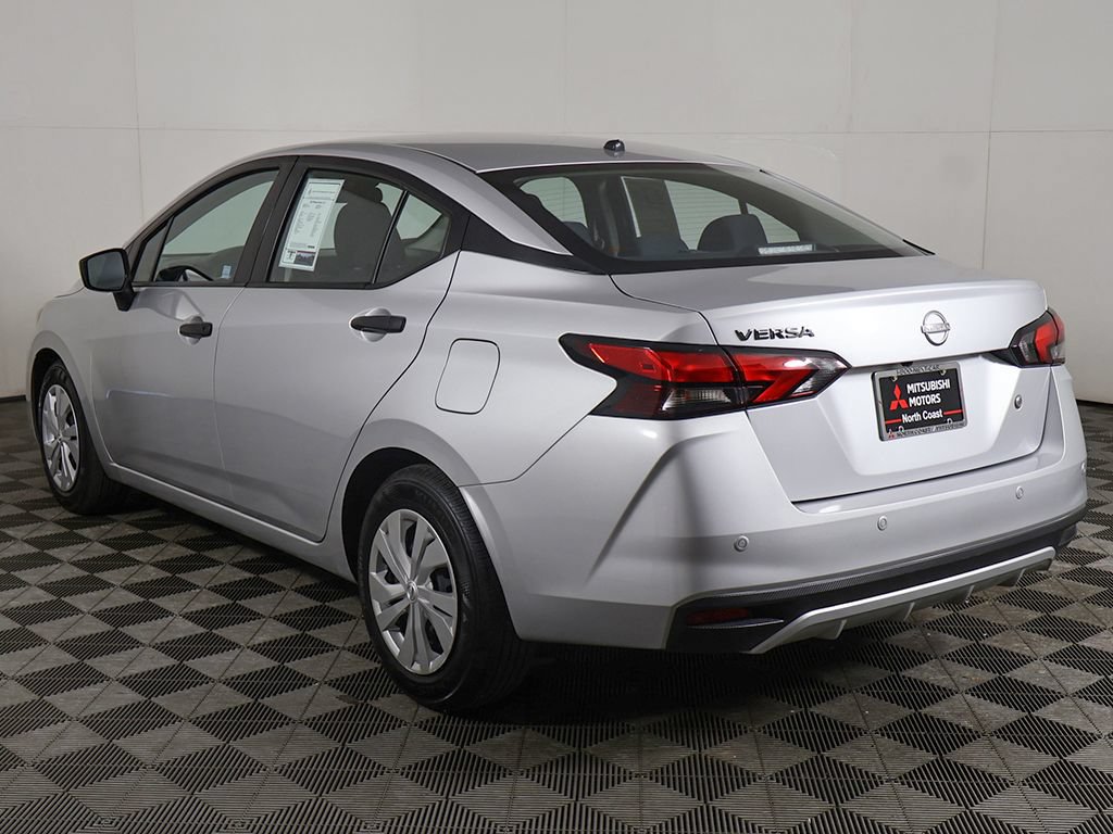 Used 2025 Nissan Versa S FWD image 6