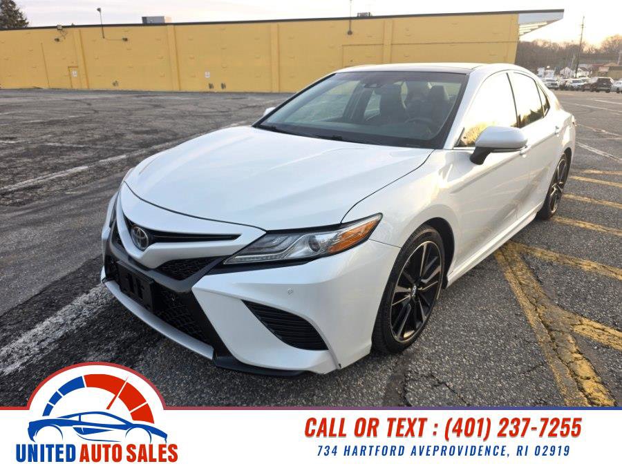 Used 2018 Toyota Camry XSE image 1