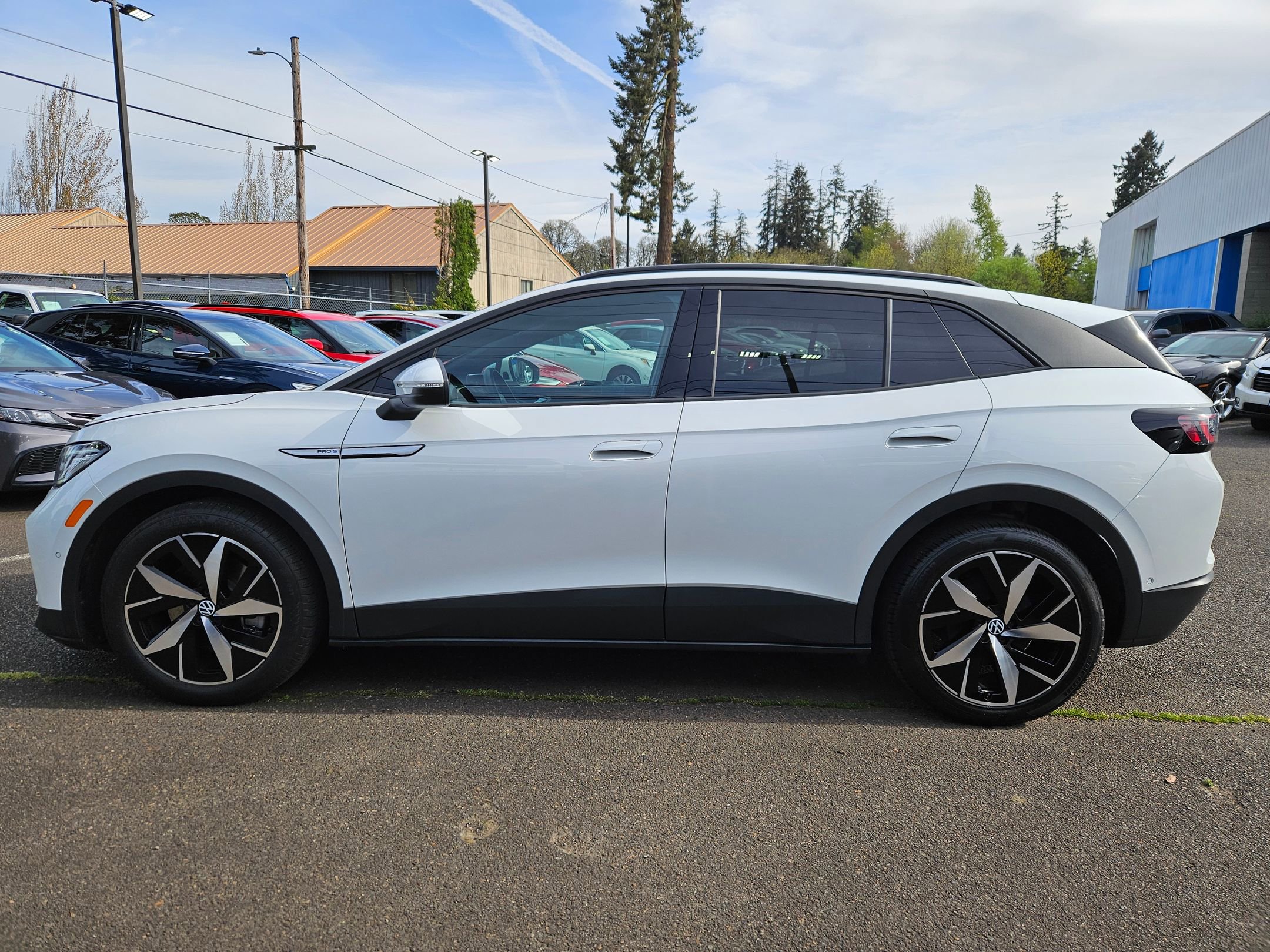 Used 2023 Volkswagen ID.4 Pro S image 2