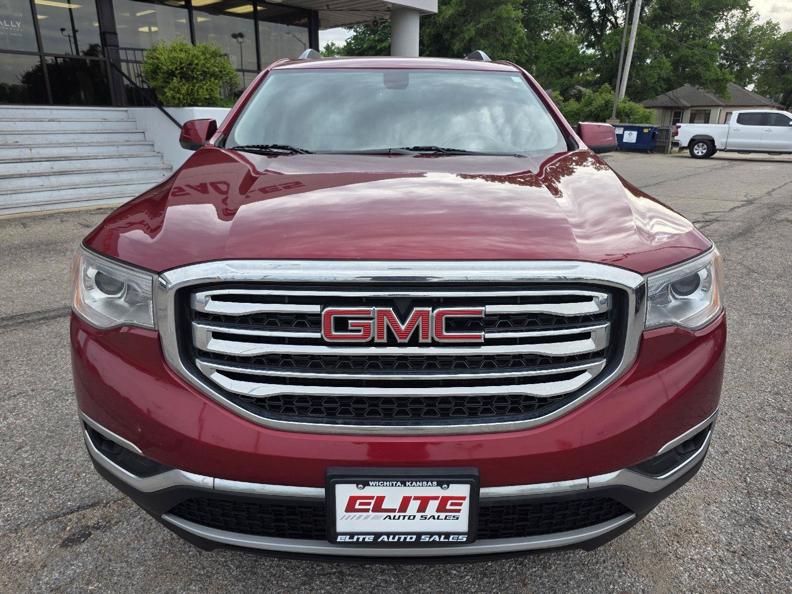 Used 2019 GMC Acadia SLT FWD image 2