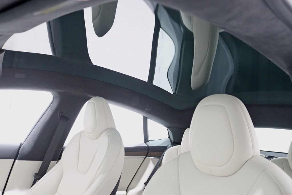 Used 2022 Tesla Model S image 32