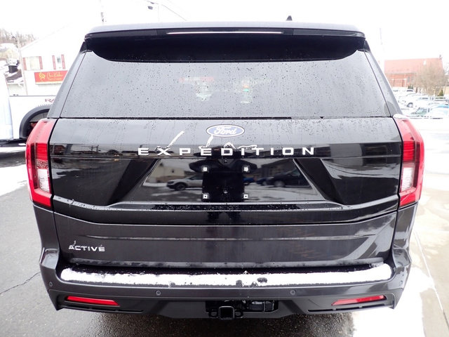 Certified 2025 Ford Expedition Active image 4