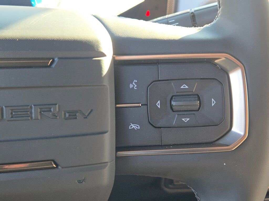 New 2025 GMC Hummer EV 2X image 36