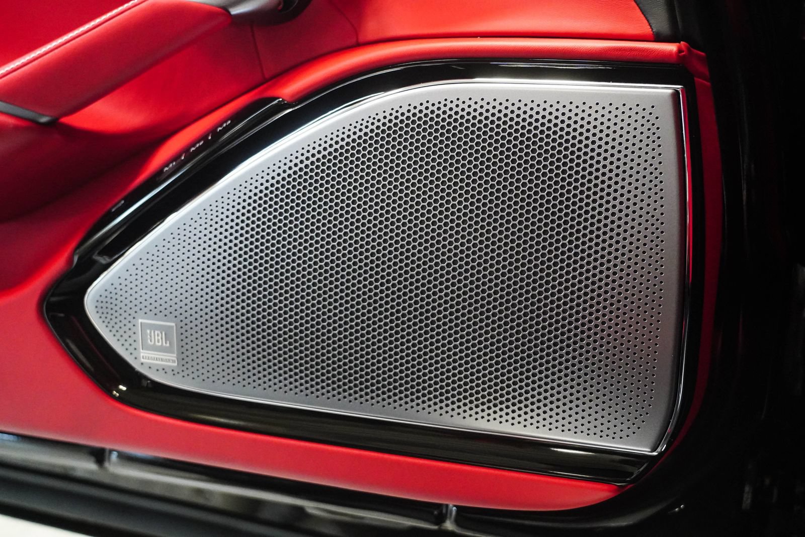 Used 2024 Ferrari Roma Spider RWD image 30