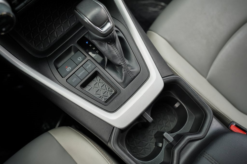 Used 2023 Toyota RAV4 XLE Premium image 33