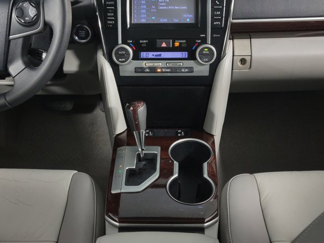 Used 2014 Toyota Camry XLE w/ Leather Package FWD image 20