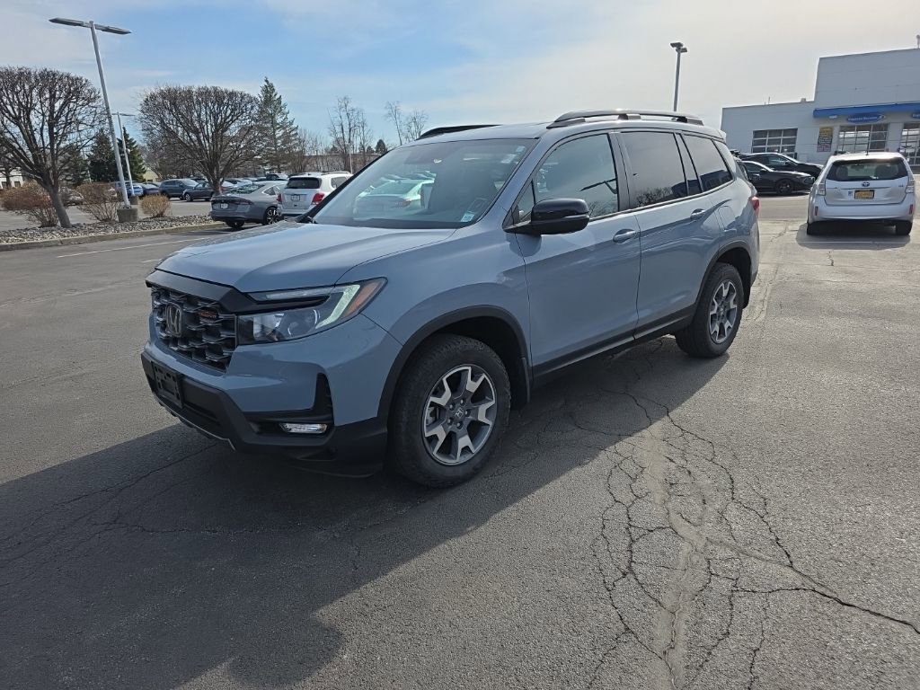 Used 2023 Honda Passport TrailSport image 3