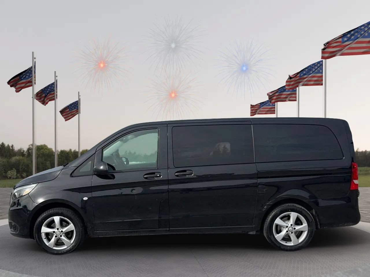 Used 2018 Mercedes-Benz Metris Passenger image 4