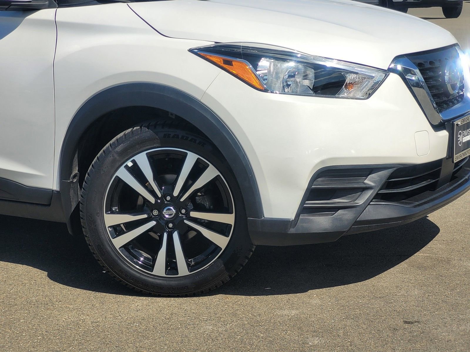 Used 2020 Nissan Kicks SV image 9