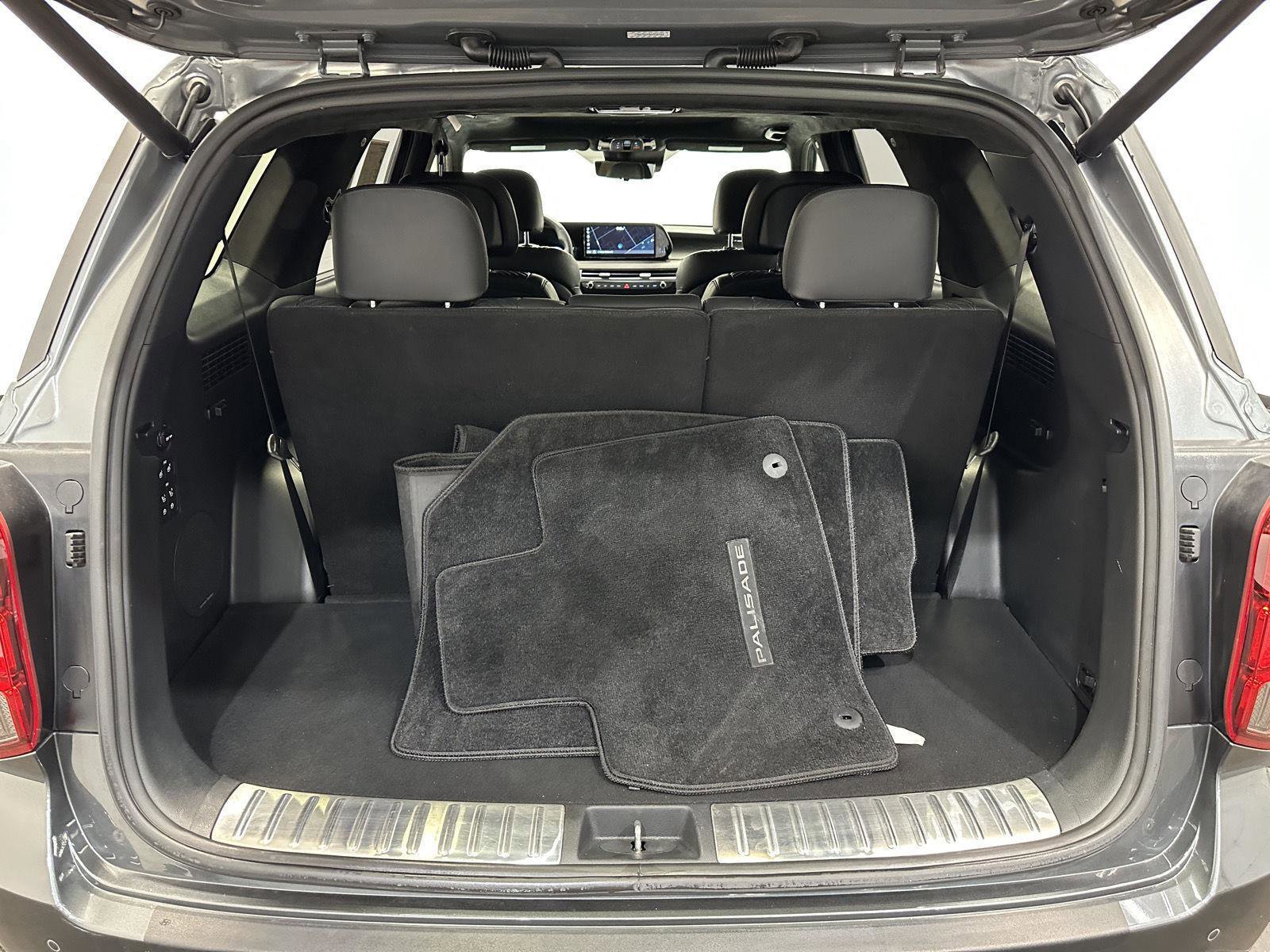 Used 2023 Hyundai Palisade Calligraphy image 31