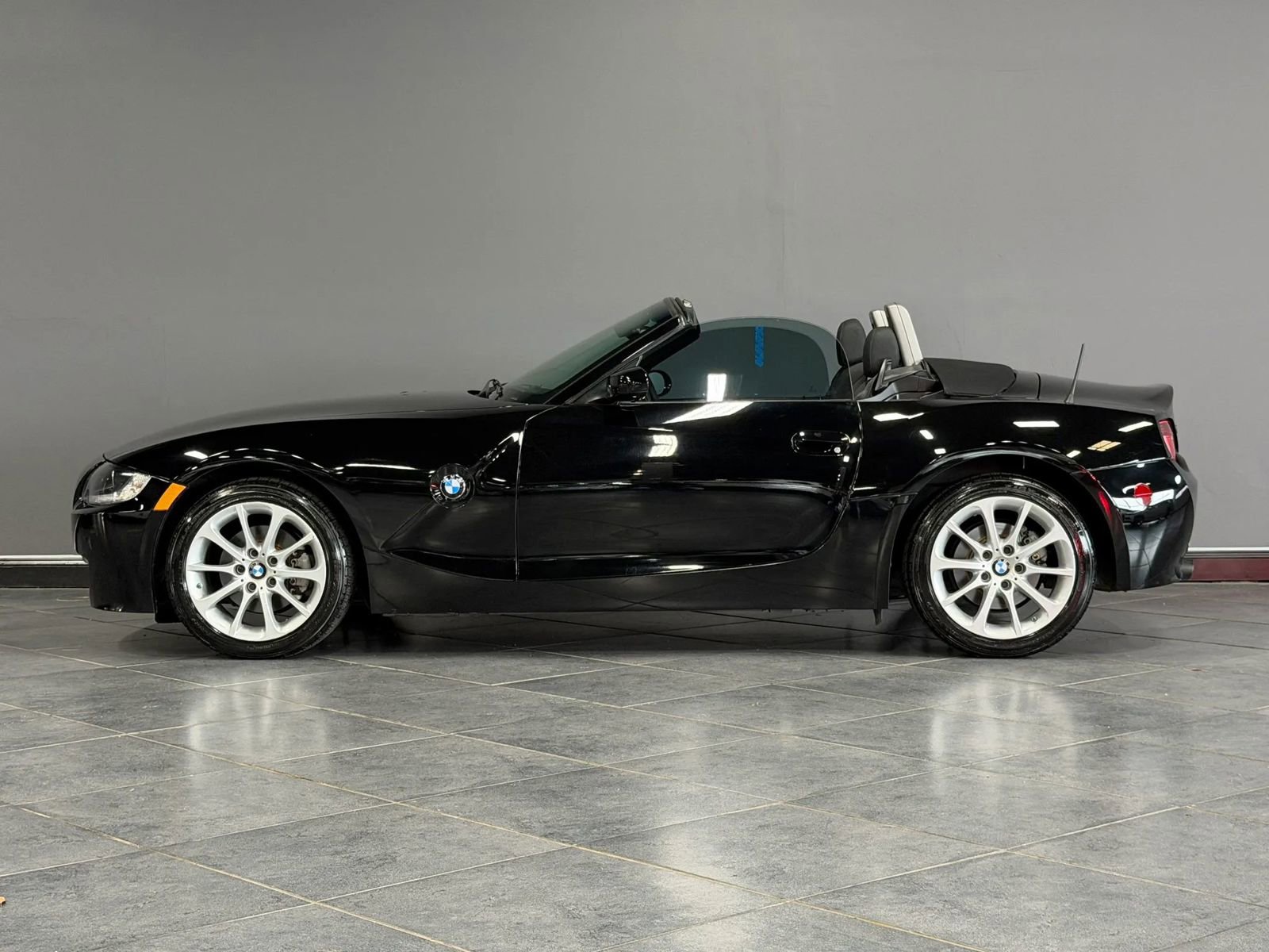 Used 2007 BMW Z4 3.0i RWD image 8