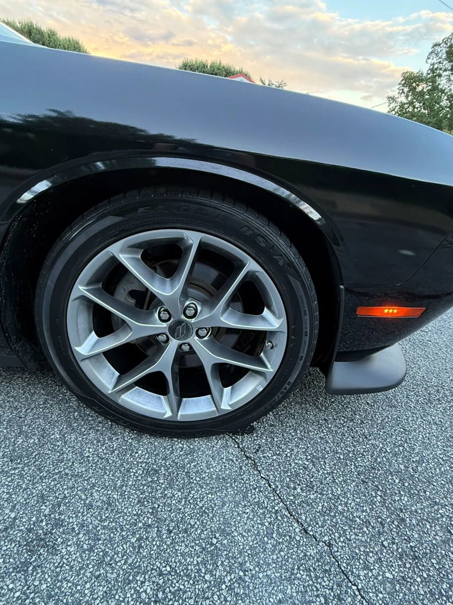 Used 2022 Dodge Challenger GT RWD image 9