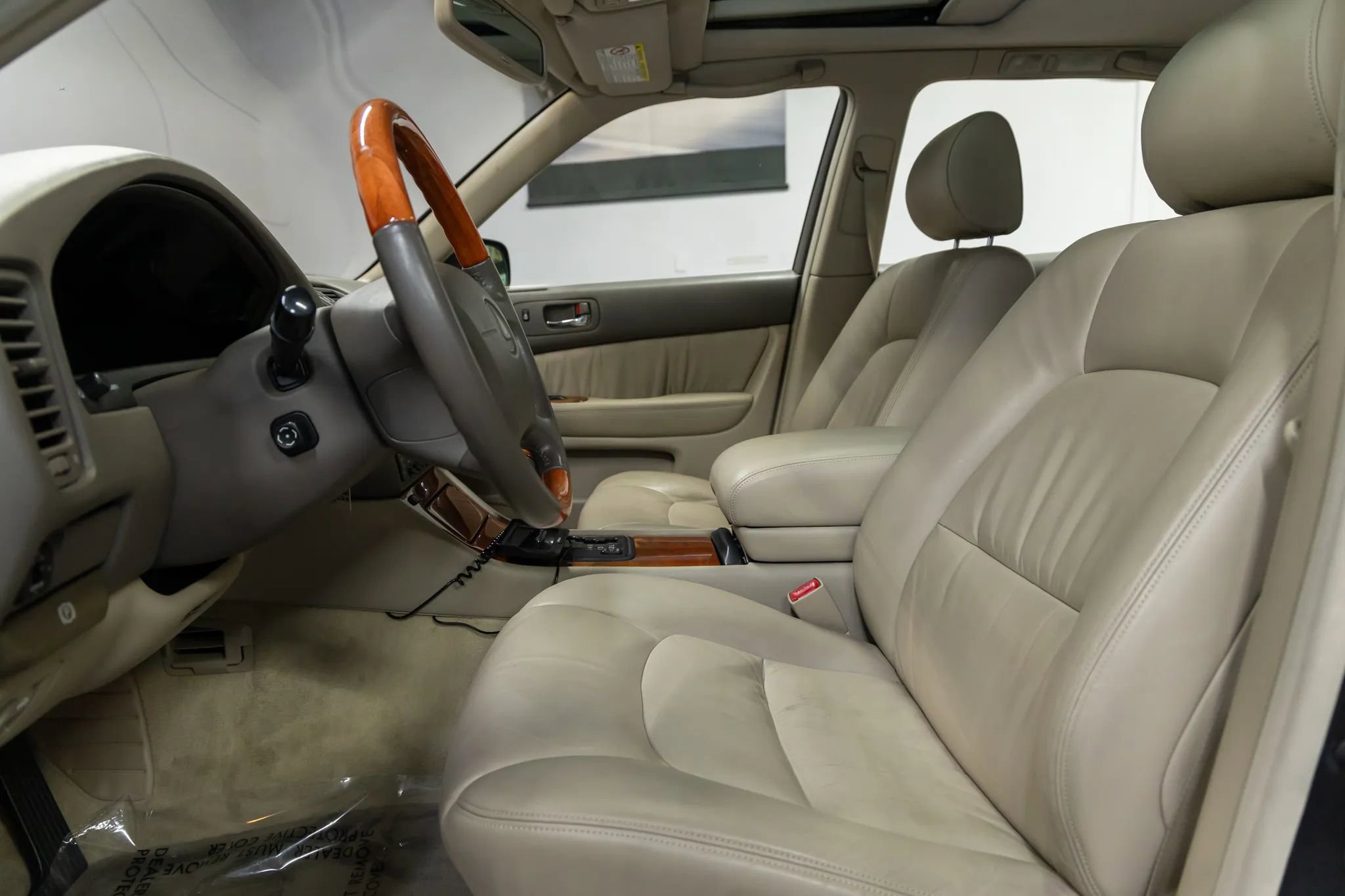 Used 1999 Lexus LS 400 image 14