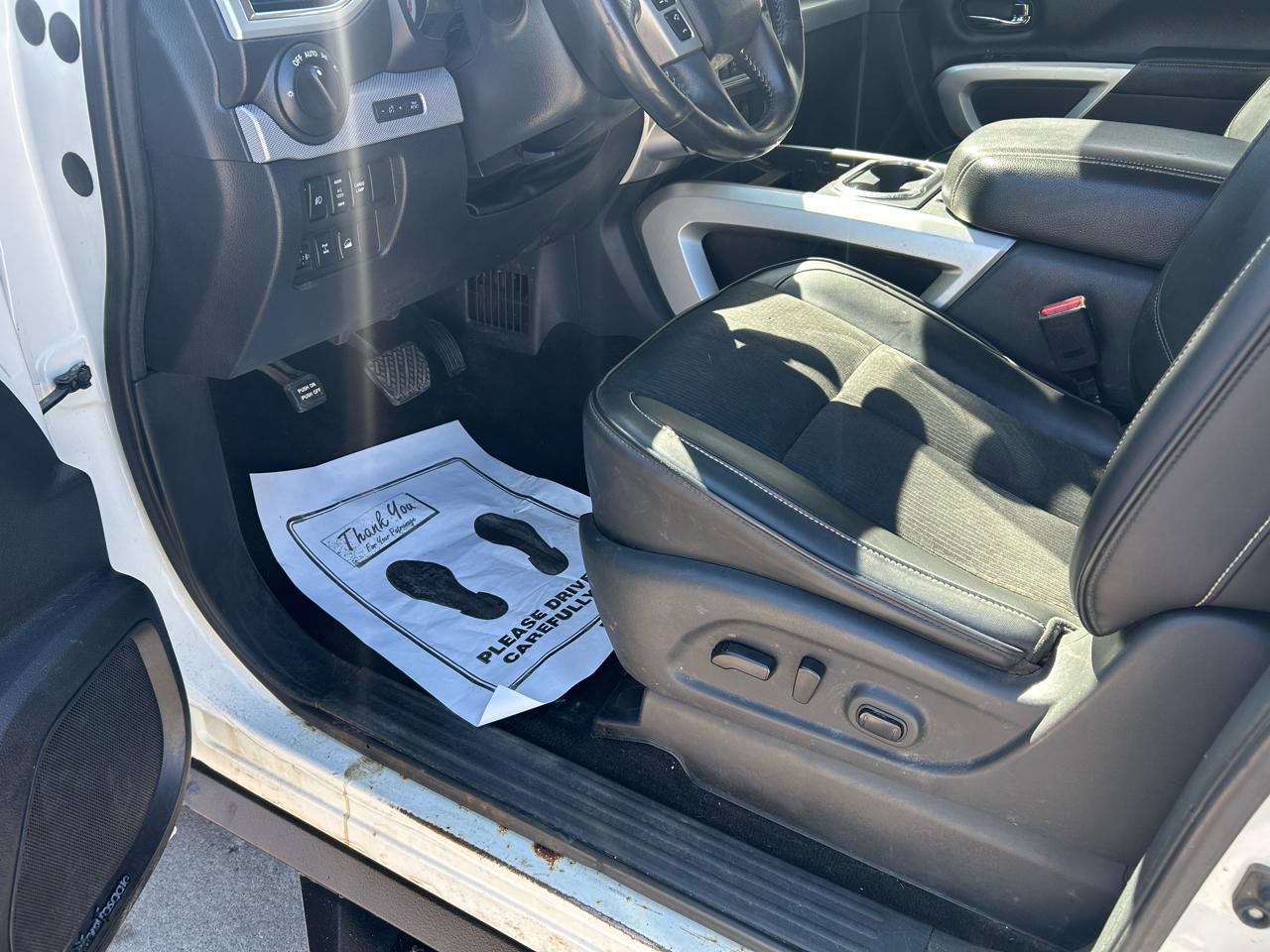 Used 2017 Nissan Titan Platinum Reserve image 10