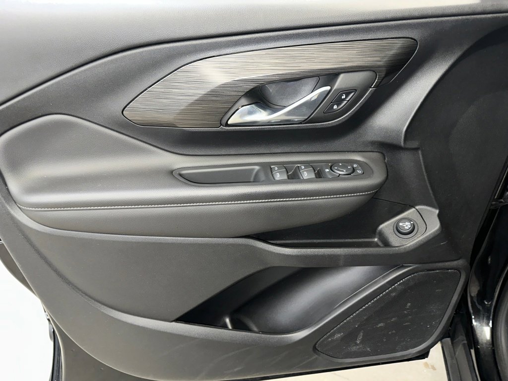 Certified 2022 GMC Terrain SLE w/ Driver Convenience Package image 7