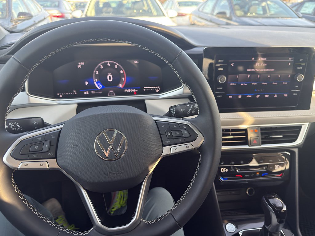 New 2026 Volkswagen Taos SE FWD image 15