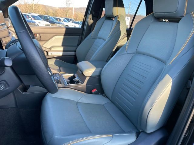 Used 2025 Toyota 4Runner Trailhunter AWD/4WD image 6