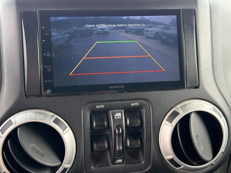 Used 2015 Jeep Wrangler Unlimited Sahara w/ Connectivity Group image 19