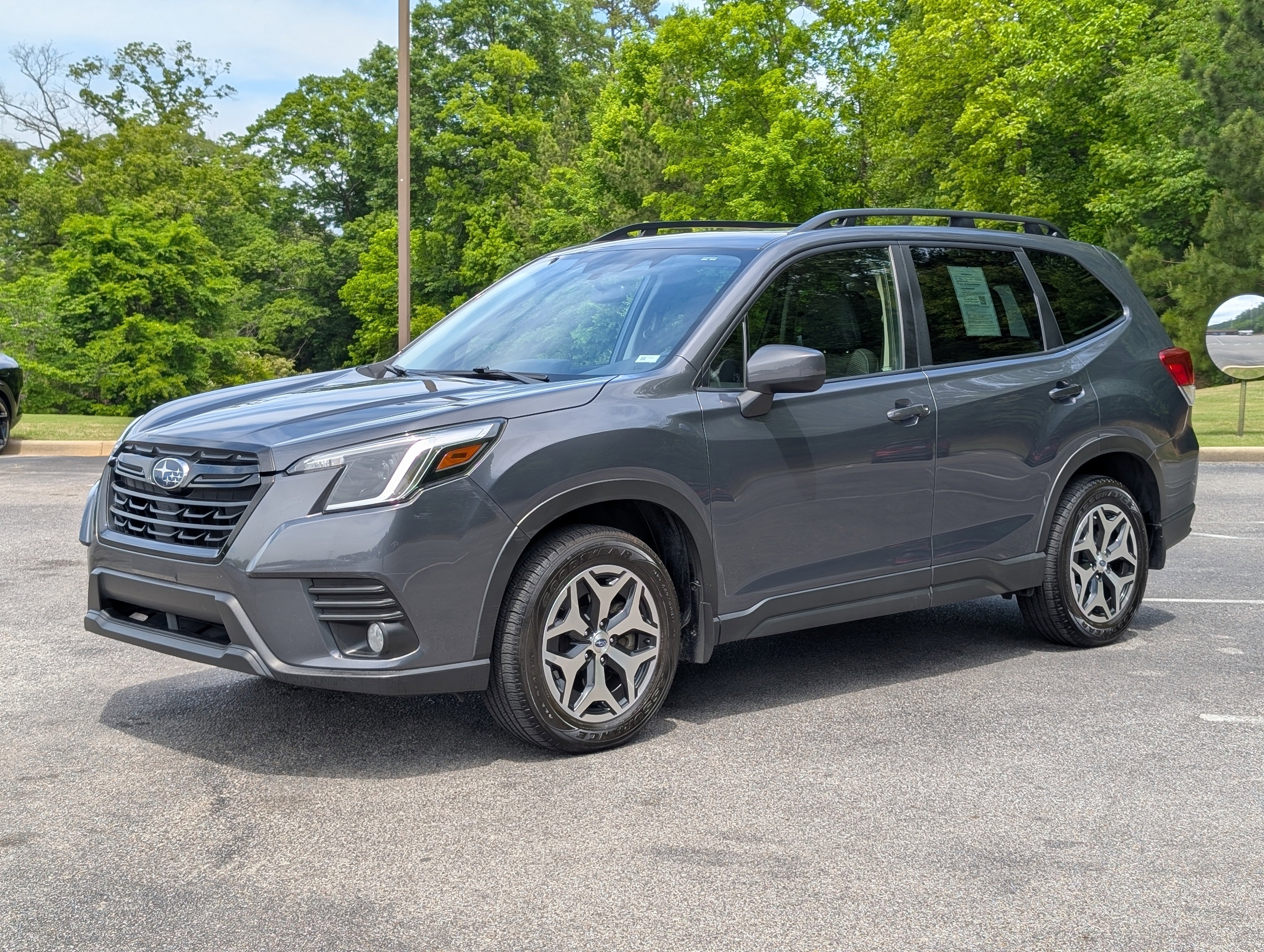 Used 2023 Subaru Forester Premium AWD/4WD image 5