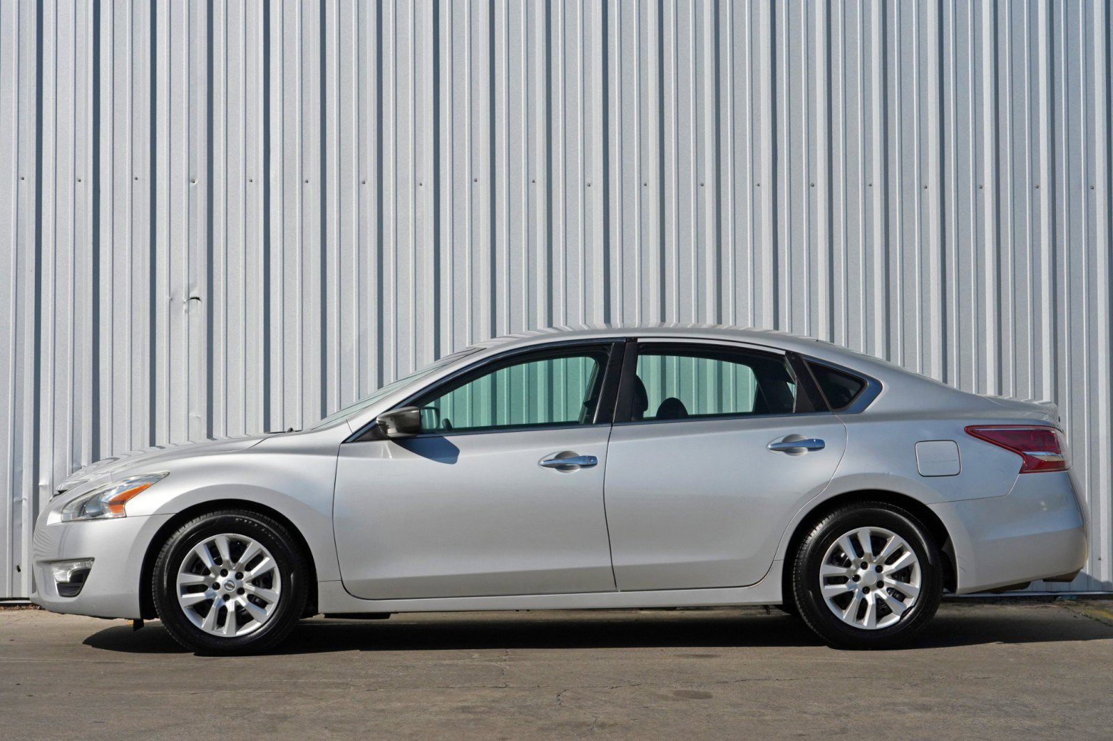 Used 2013 Nissan Altima 2.5 S FWD image 8