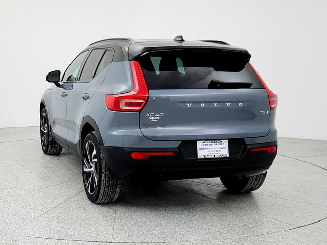Certified 2022 Volvo XC40 T5 R-Design w/ Advanced Package image 6