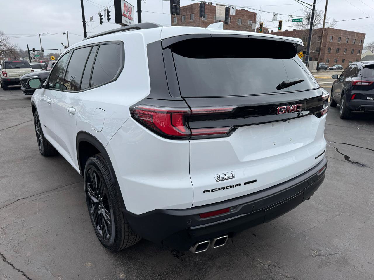 Used 2025 GMC Acadia Elevation w/ Elevation Premium Package AWD/4WD image 7