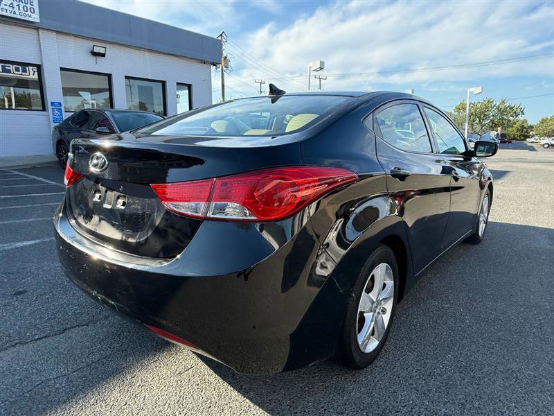 Used 2013 Hyundai Elantra GLS FWD image 9