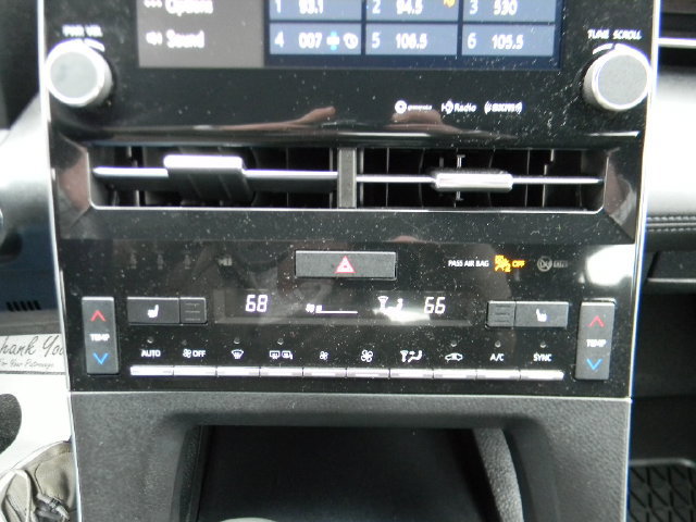 Used 2020 Toyota Avalon XLE w/ Moonroof Package FWD image 13