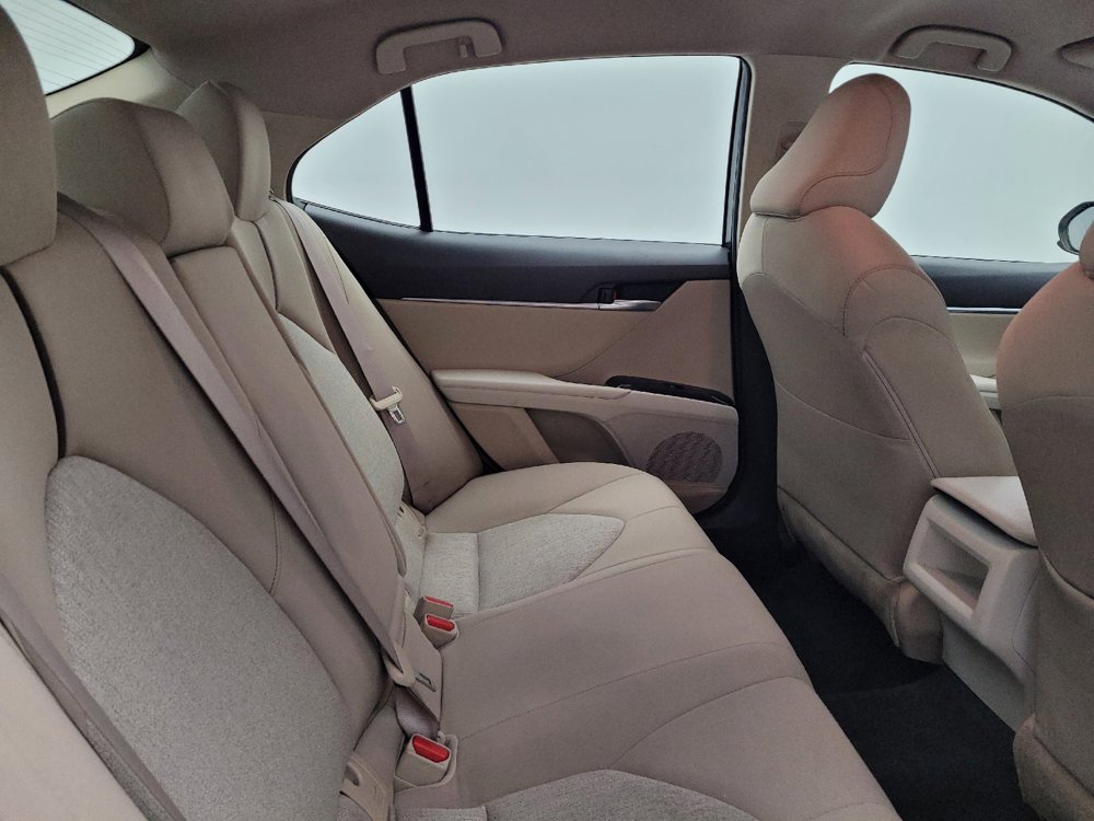 Used 2018 Toyota Camry LE FWD image 19