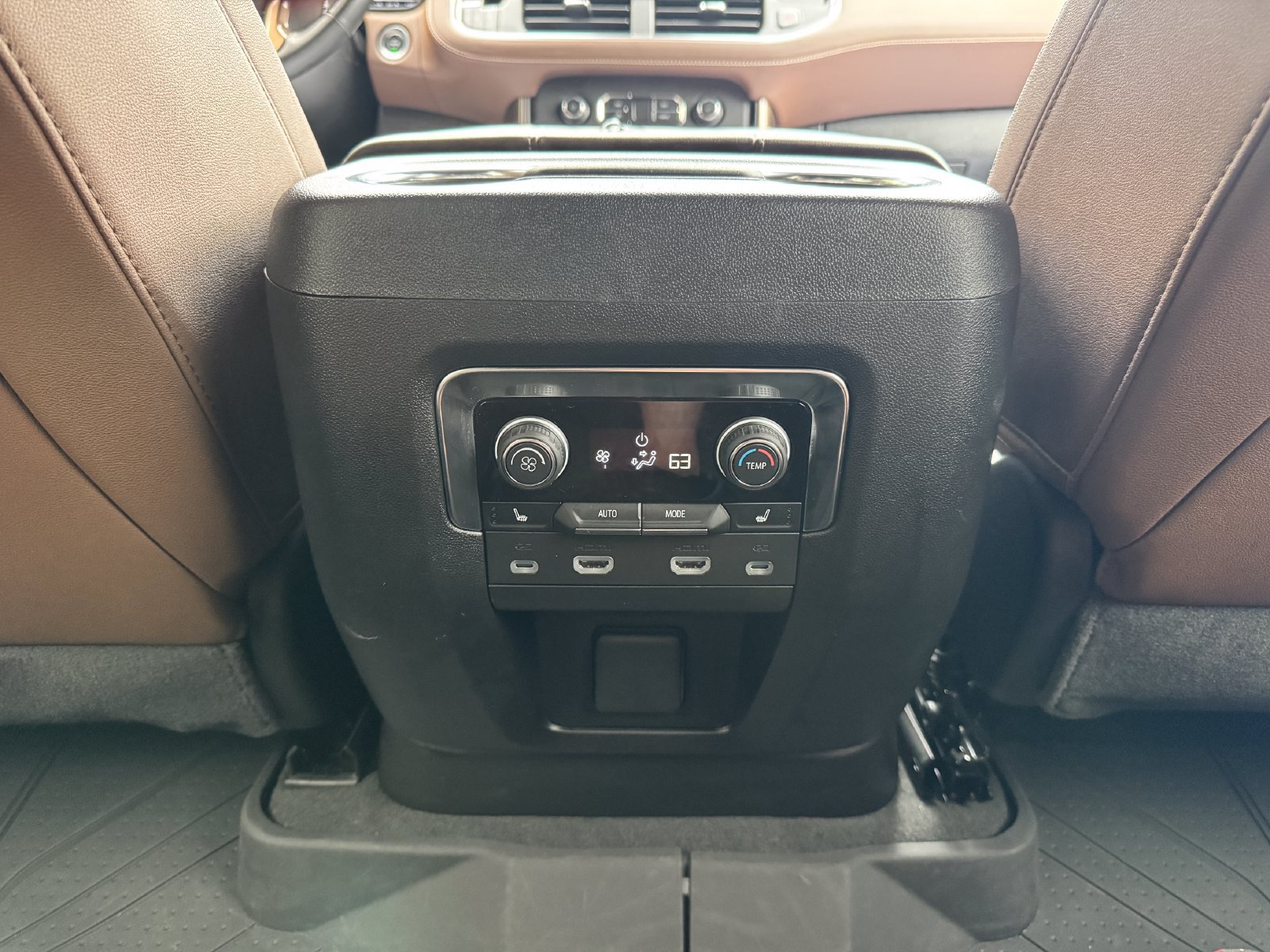 Used 2024 Chevrolet Suburban High Country AWD/4WD image 30
