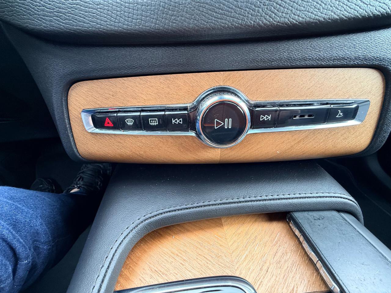 Used 2023 Volvo XC90 B6 Plus w/ Protection Package Premier image 26