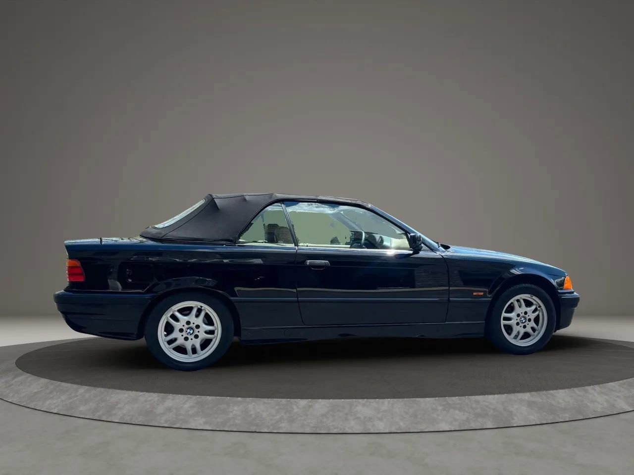 Used 1997 BMW 328i Convertible RWD image 3
