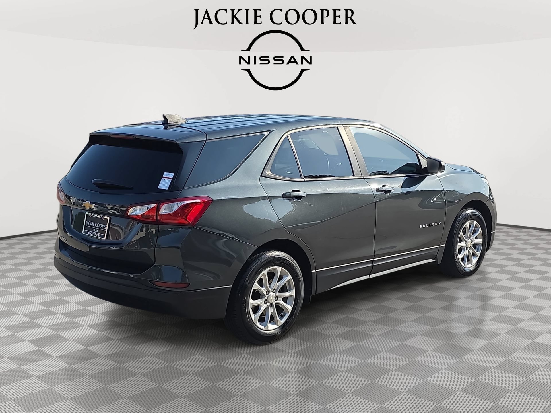 Used 2020 Chevrolet Equinox LS w/ LS Convenience Package FWD image 5