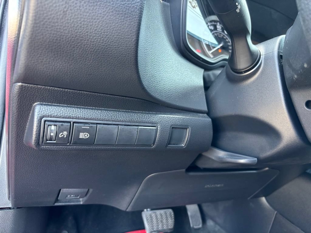 Used 2022 Toyota Corolla LE FWD image 40