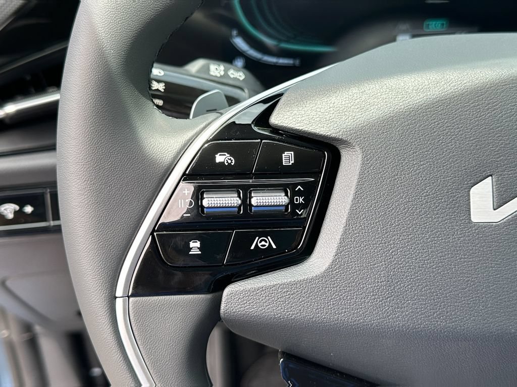 New 2026 Kia Niro EX FWD image 18
