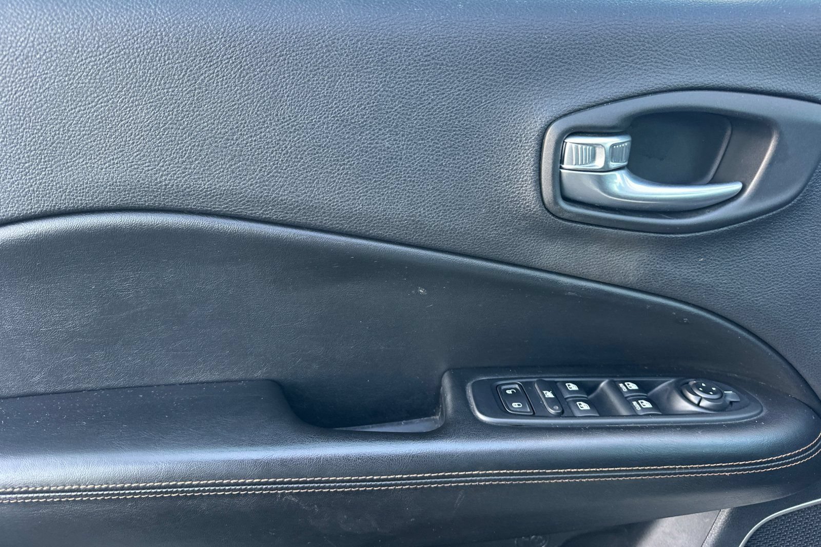 Used 2021 Jeep Compass Limited AWD/4WD image 10