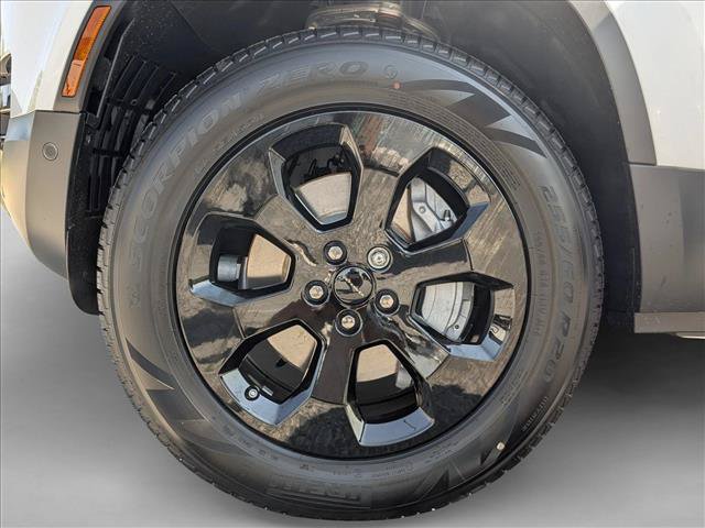 New 2026 Land Rover Defender 110 S AWD/4WD image 10