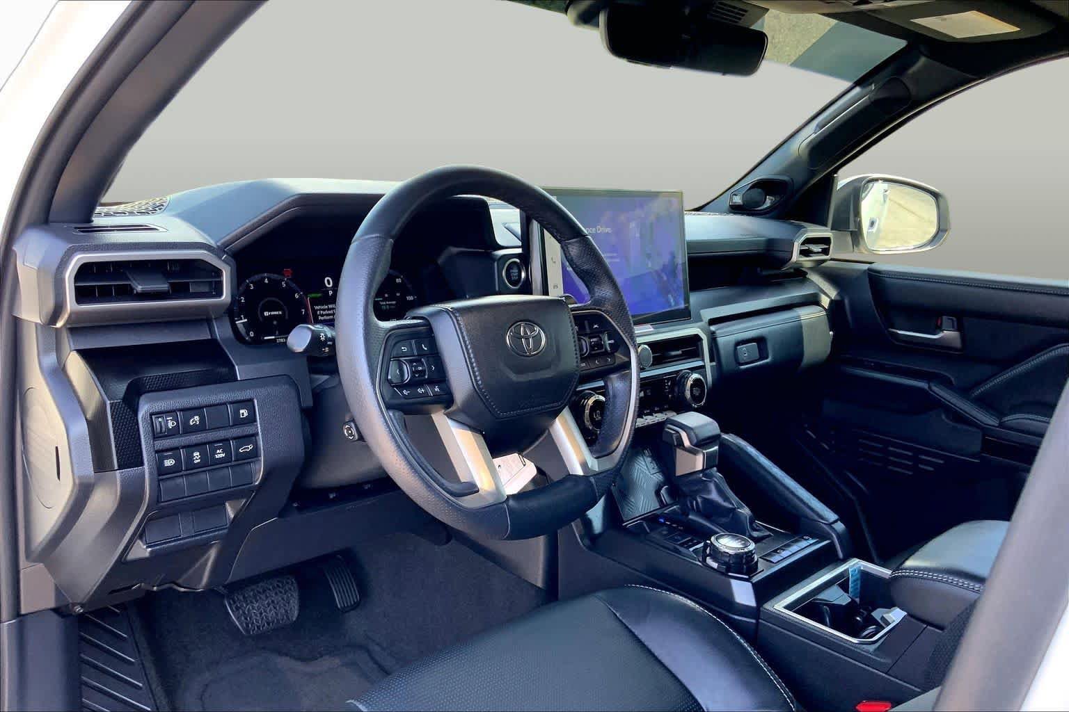 Used 2025 Toyota 4Runner Limited AWD/4WD image 16