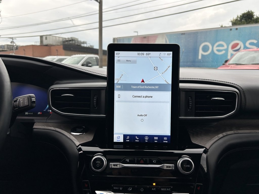 Certified 2022 Ford Explorer Platinum w/ Equipment Group 601A image 21