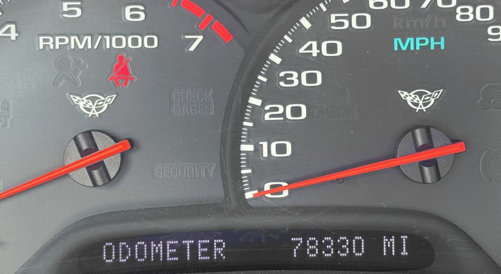 Used 1999 Chevrolet Corvette Coupe RWD image 19