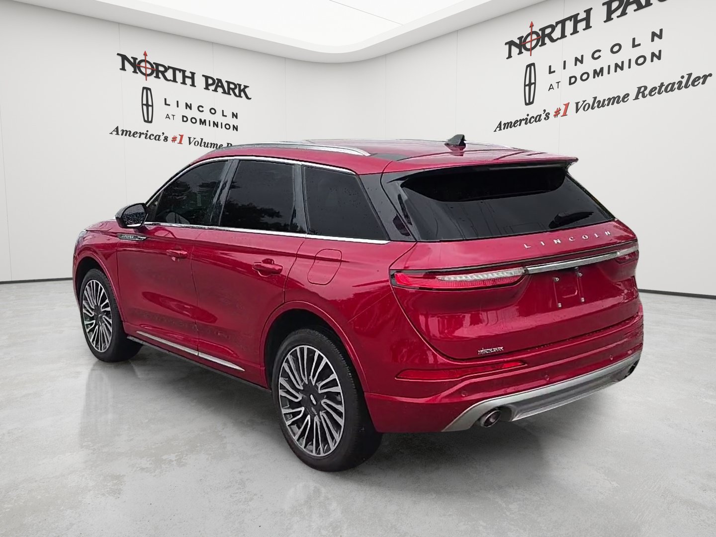 Used 2022 Lincoln Corsair AWD w/ Equipment Group 101A image 3