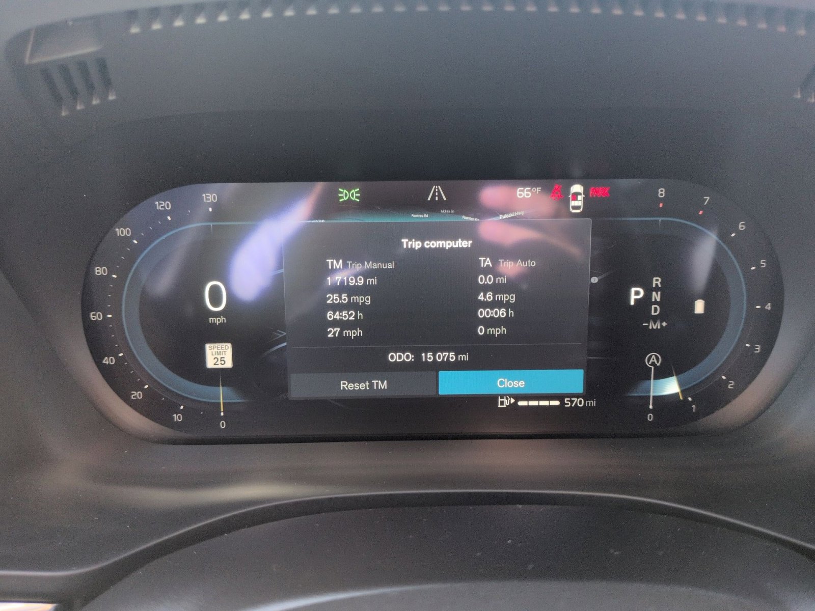 Certified 2025 Volvo XC60 B5 Plus image 17