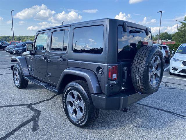 Used 2017 Jeep Wrangler Unlimited Sahara w/ Connectivity Group AWD/4WD image 31